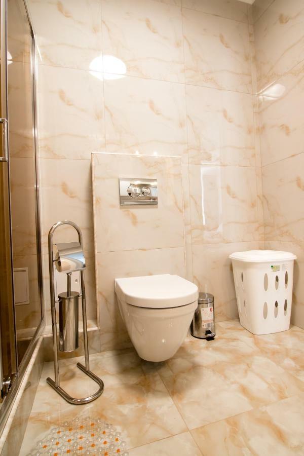 Lux Apartment Near Arena City Kyiv Exterior foto